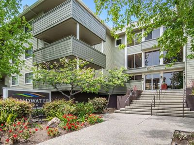 300 Murchison Dr APT 302, Millbrae, CA, 94030