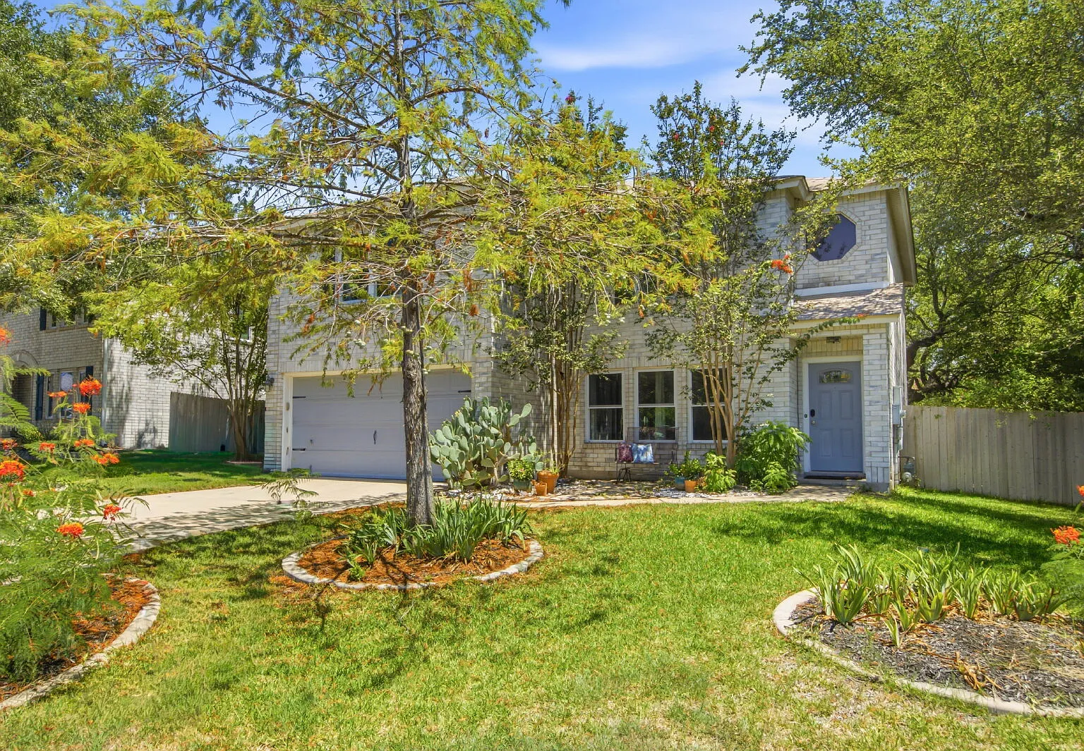 3 bed, 2.5 bath, 2409 sqft, $2,500 — Photo 1