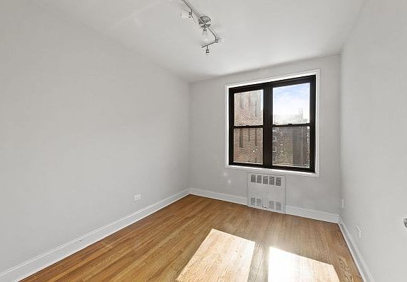 3rd image of 530 W 236th St #44A