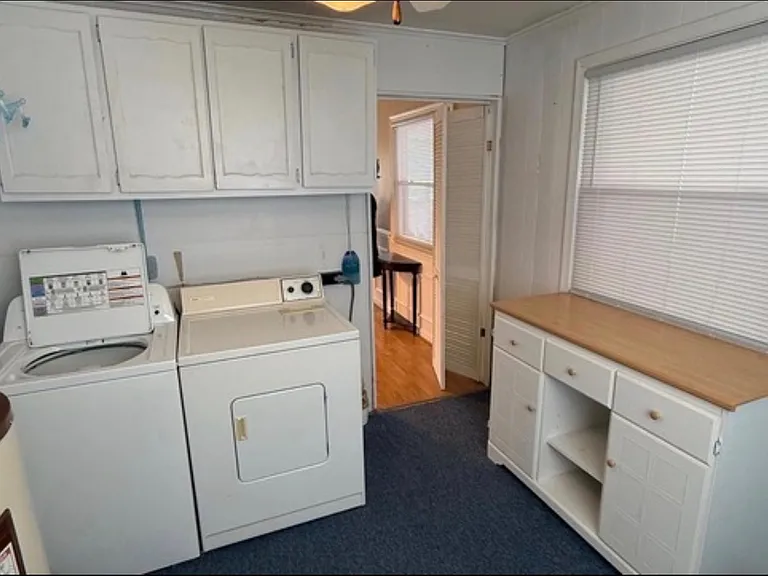 520 Taggart St — Photo 13