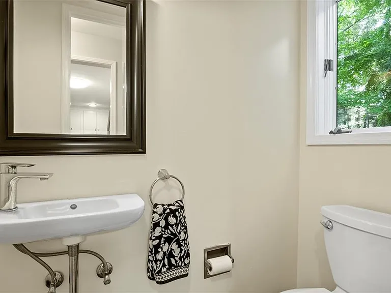 485 Oakridge Dr — Photo 12