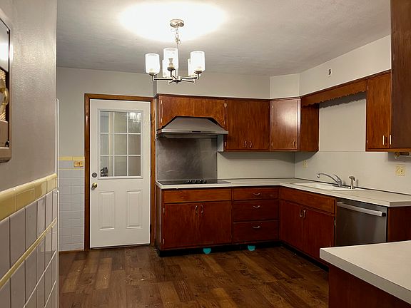 5th image of 3588 Southbrook Dr
