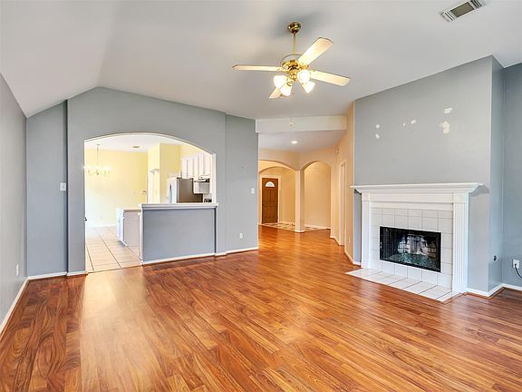 4th image of 4123 Ridgepoint Dr