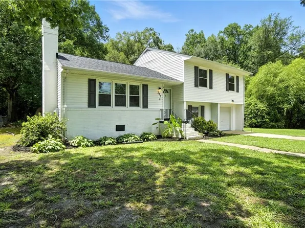 205 Pond Dr, Suffolk, VA 23434