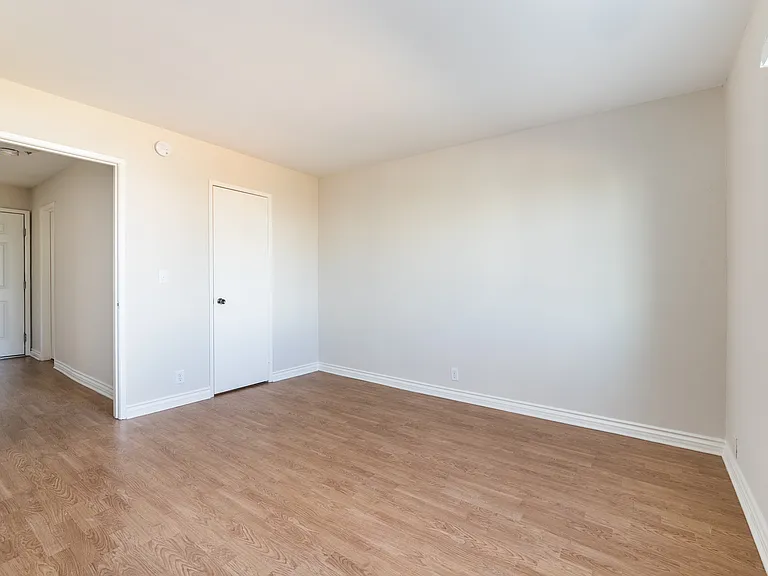 5161 Riverton Ave #104 — Photo 13