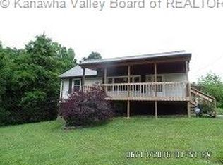 216 Asbury Rd, Nitro, WV 25143