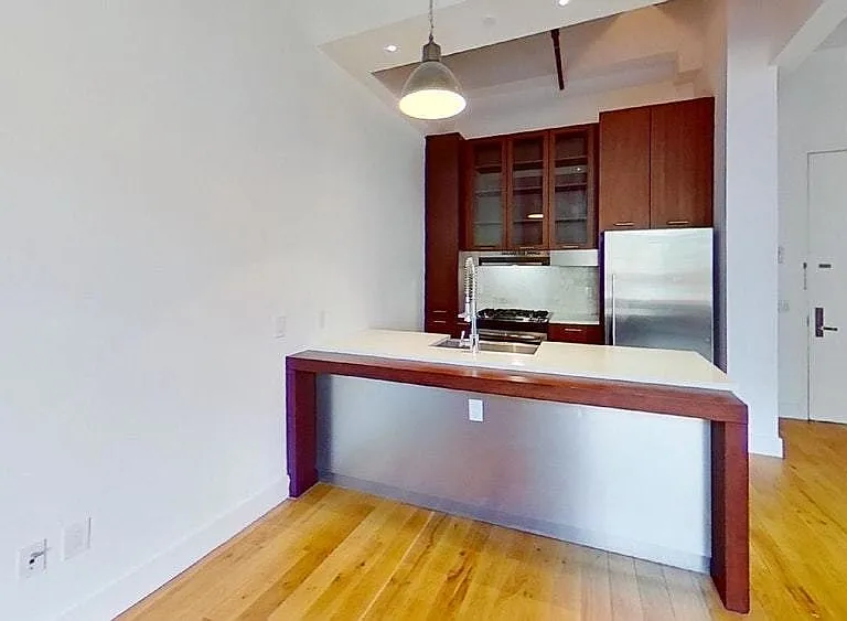 139 N 10th St #2F — Photo 1