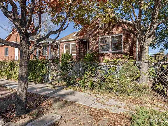 3rd image of 561 Moran St