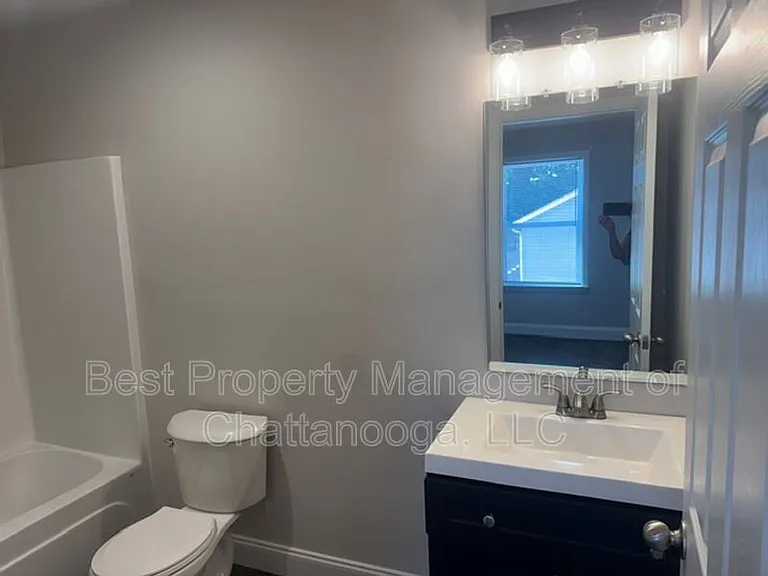 379 Virginia St — Photo 3