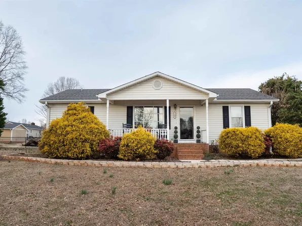 109 Homestead Dr, Boiling Springs, SC 29316
