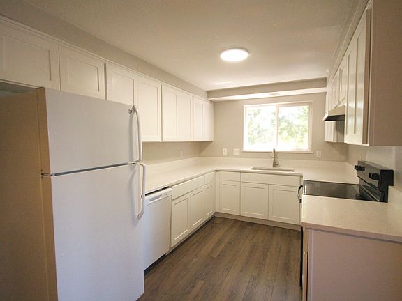 5th image of 1815 Skyline Ct S