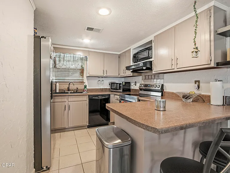 6519 Pridgen St — Photo 3