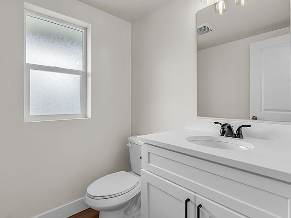 3rd image of 578 W 7th Ave
