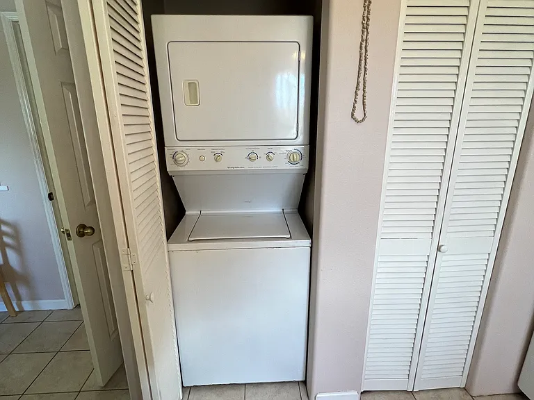 Washer / Dryer in unit