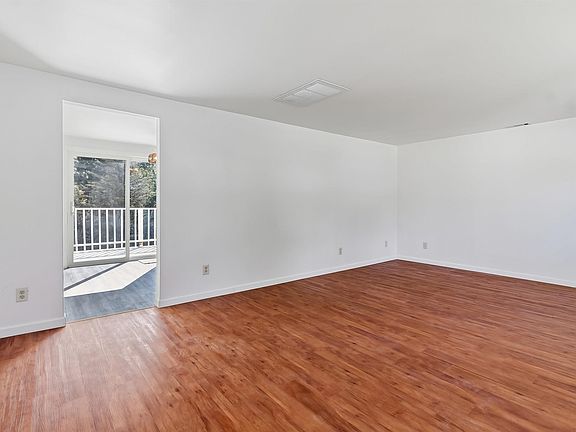 5th image of 309 W 2nd St