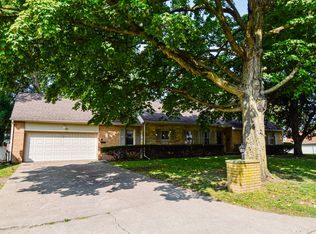 5 S Dixie Ln, Pontiac, IL 61764