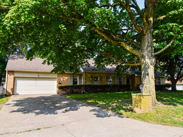 5 S Dixie Ln, Pontiac, IL 61764