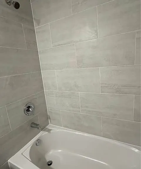 606 SE 8th St #606 — Photo 13