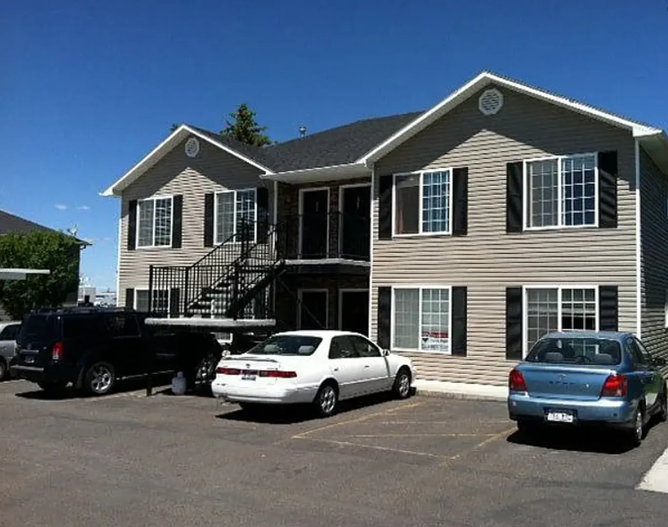 2 Bed | 1 Bath Apartment at Continental Park — Photo 1