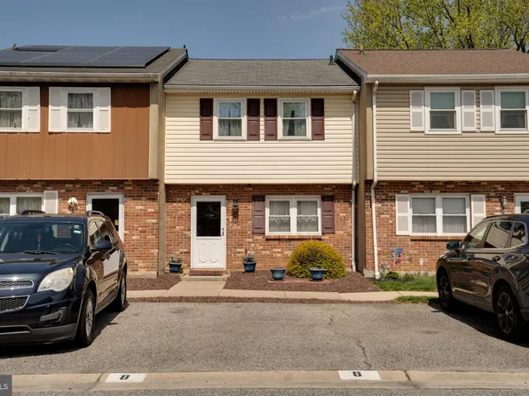 8 David Pl, Newark, DE 19702