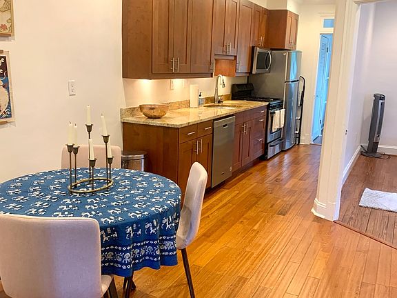 Kitchen & dining area