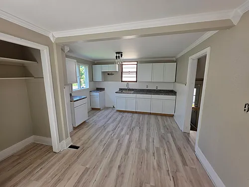 2450 La Salle Ave Photo 1
