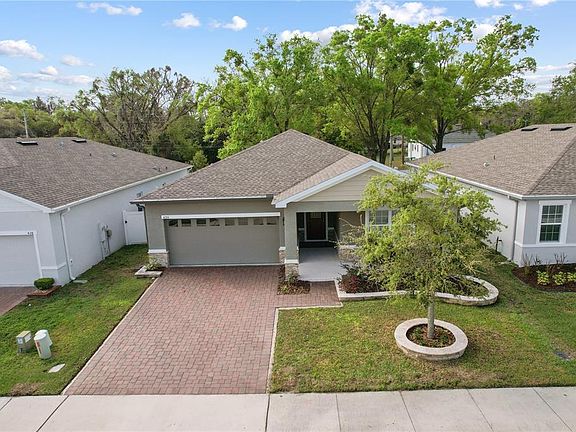 3rd image of 420 Spring Pond Ln