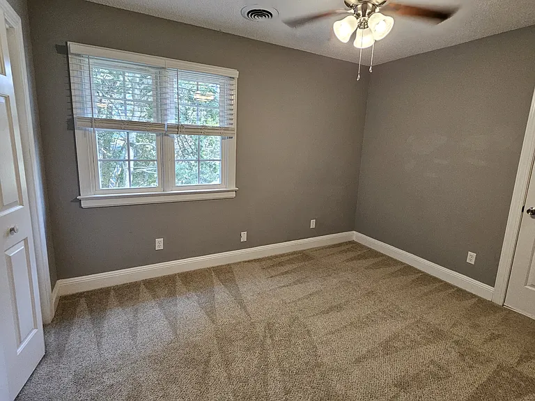 214 N Marion Dr — Photo 27
