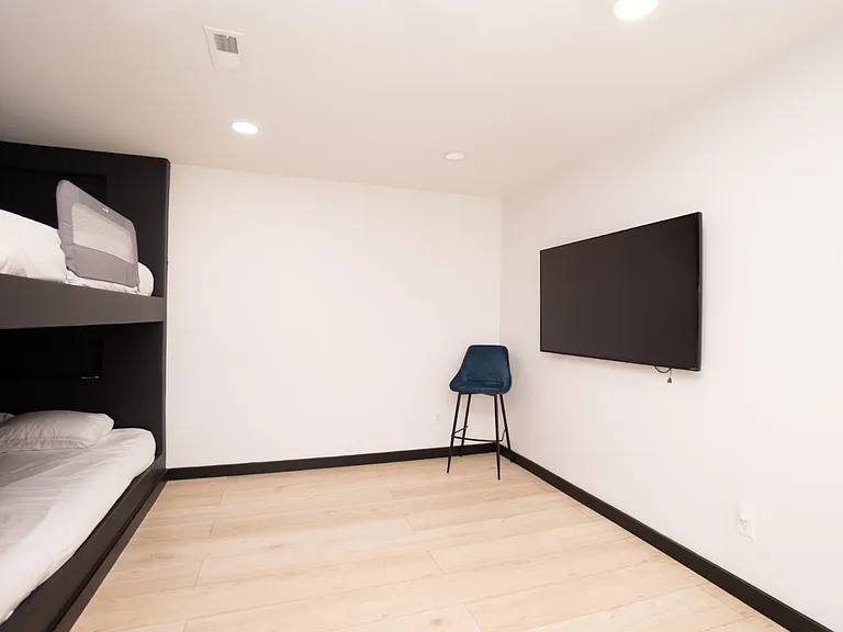 20 Augusta Dr #3 — Photo 11