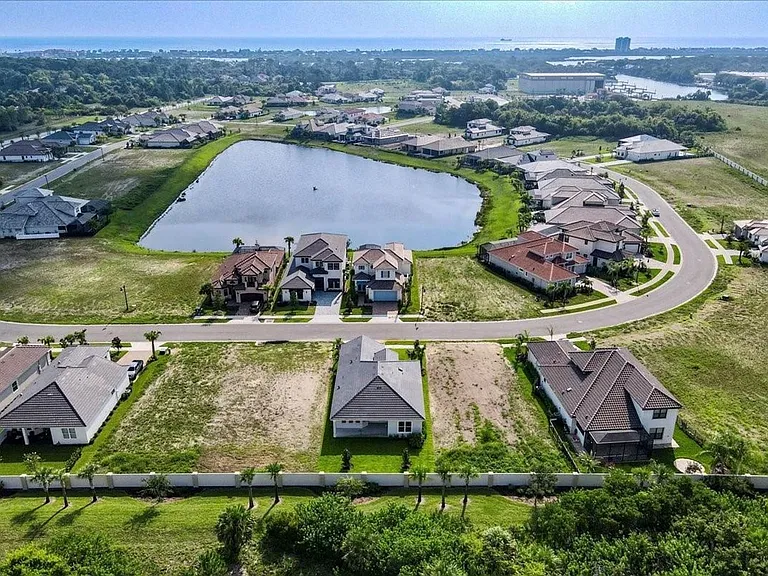 60 Del Palma Dr — Photo 7