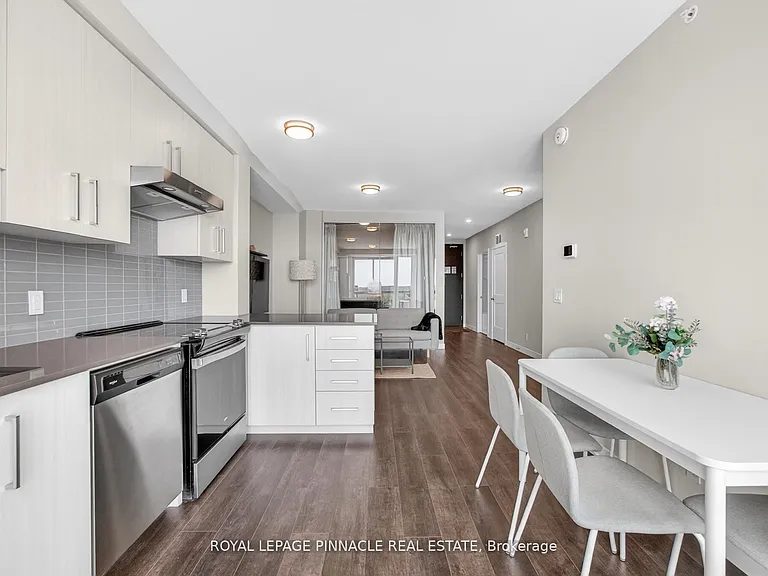 15 Queen St S #2303 — Photo 21
