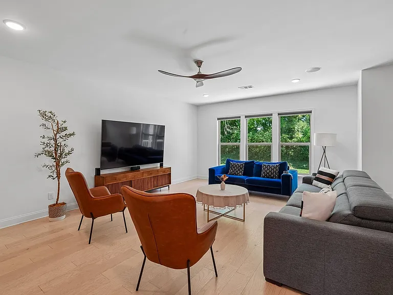 222 Rosemary Way — Photo 11
