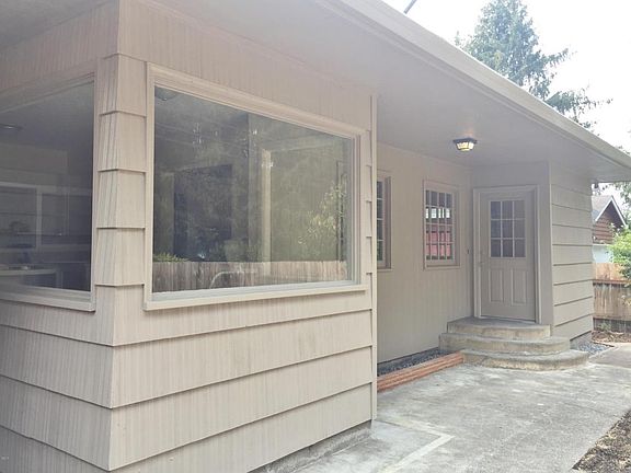 3rd image of 2332 NE 21st St