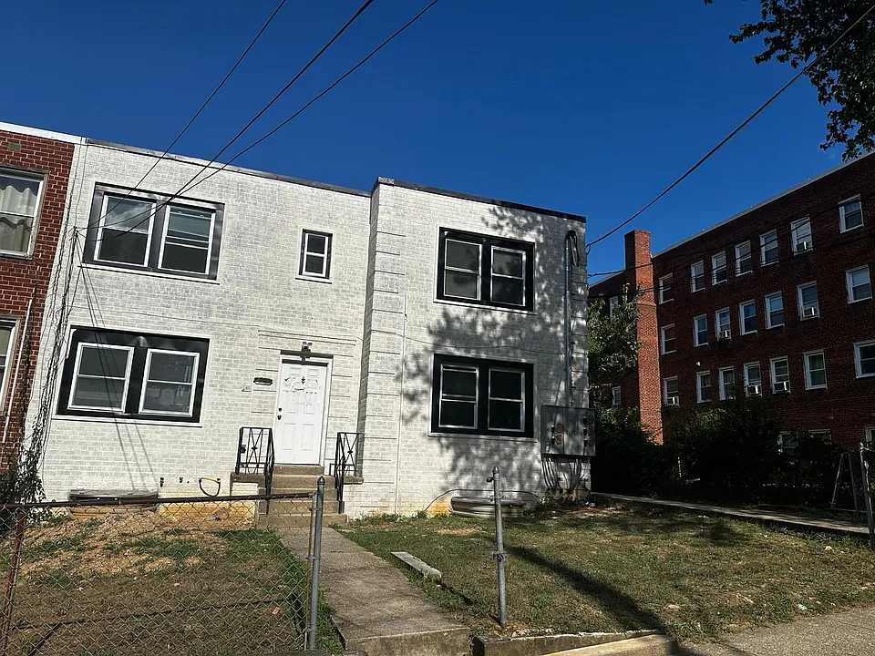 408 Chaplin St SE #1
