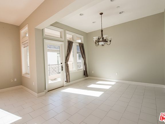 3rd image of 5721 Crescent Park W #411