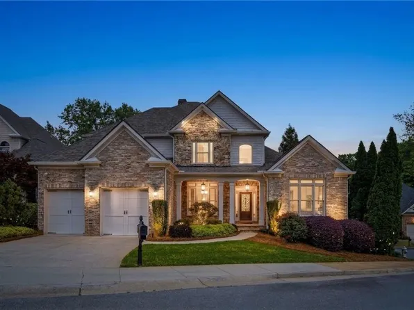 405 Forrest Ln, Gainesville, GA 30501