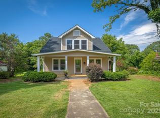 110 Patton St, Morganton, NC 28655