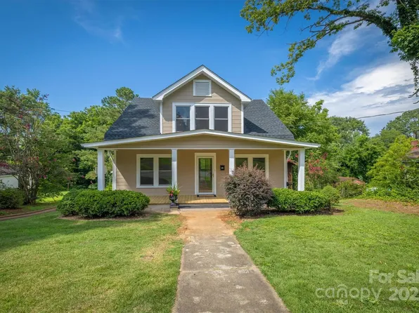 110 Patton St, Morganton, NC 28655