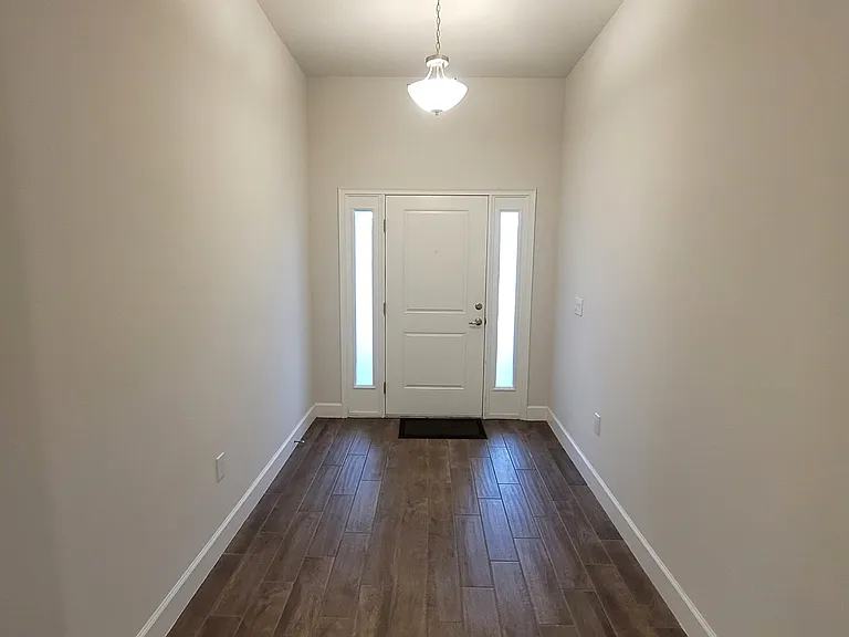 4829 Summit View Way — Photo 2