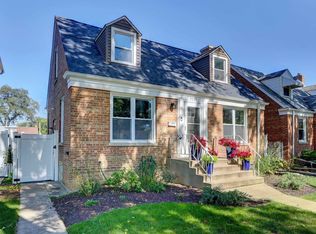 9536 Jackson Ave, Brookfield, IL 60513