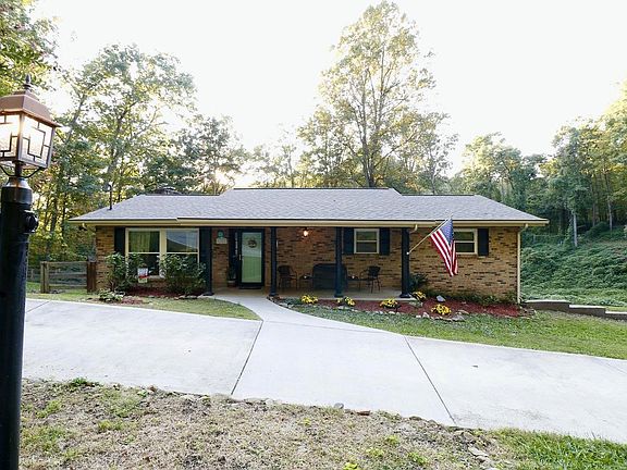 3rd image of 1317 Smoky Mountain View Dr