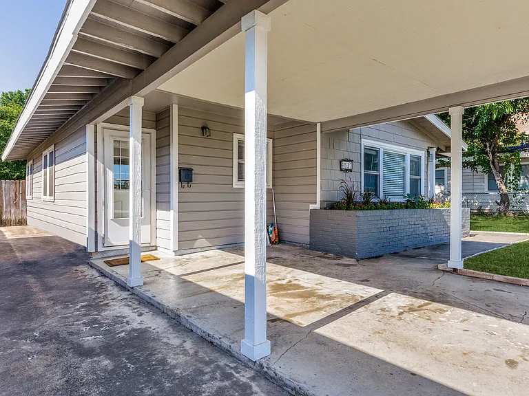 4517 Donnelly Ave — Photo 19