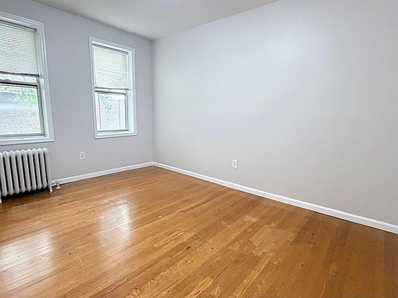 5th image of 25 Kensington Ave #52E