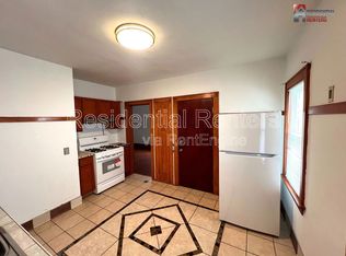 2728 N 47th St, Milwaukee, WI 53210