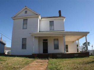 4 N Greenwood Ave, Ware Shoals, SC 29692
