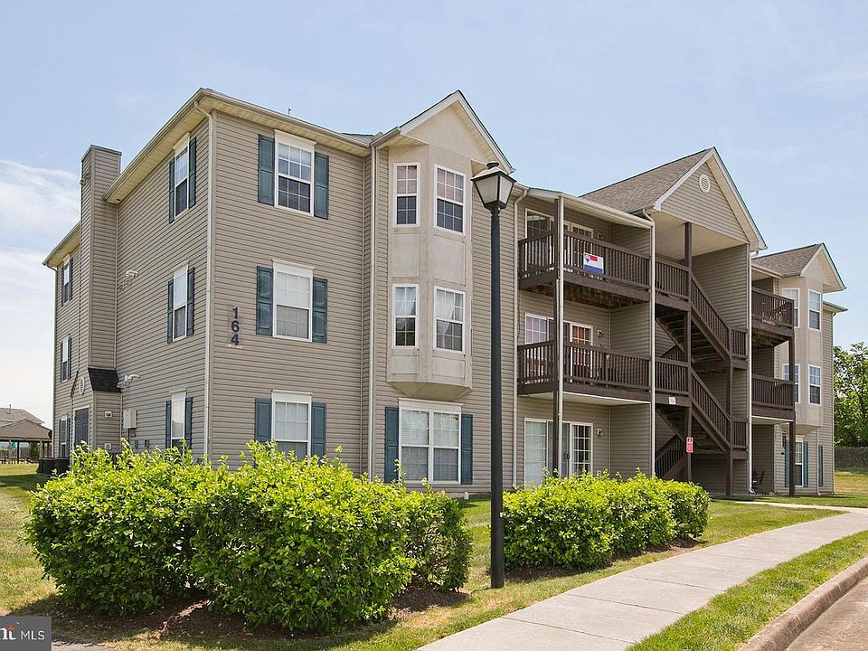 1st image of 164 Brookland Ct APT 9