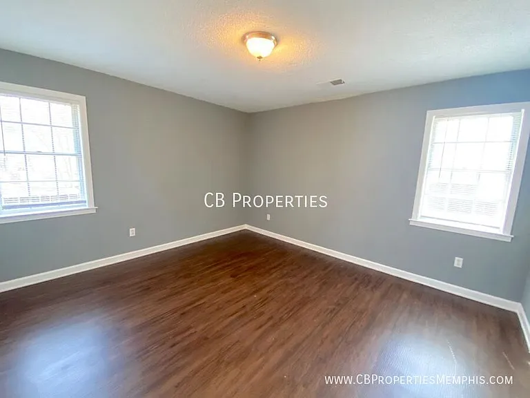 8115 Kerry Dr — Photo 3