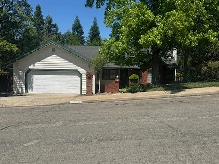 3706 Mount Ashland Ave — Photo 5
