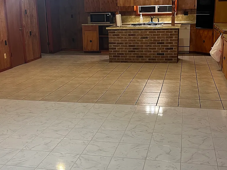 911 N Shireview Cir — Photo 3
