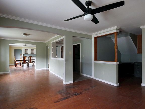 4th image of 445 W River Road